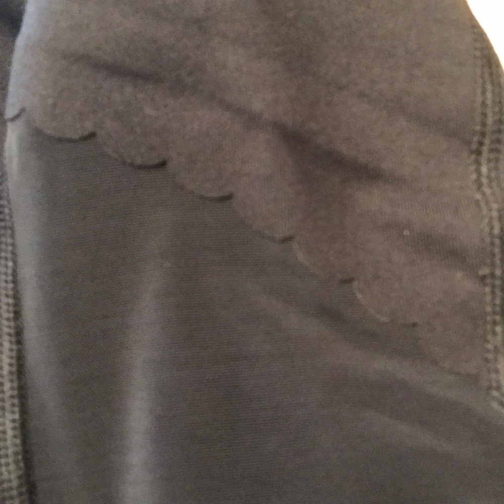 Victoria Secret Sport Black Capri Leggings w/ Mesh - Picture 6 of 14